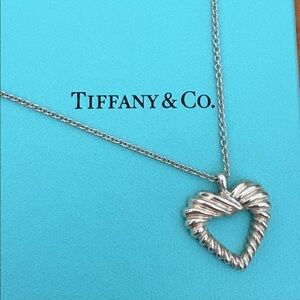 Tiffany & Co. Twisted Heart 20mm Necklace Pendant 925 Sterling Silver 16" chain